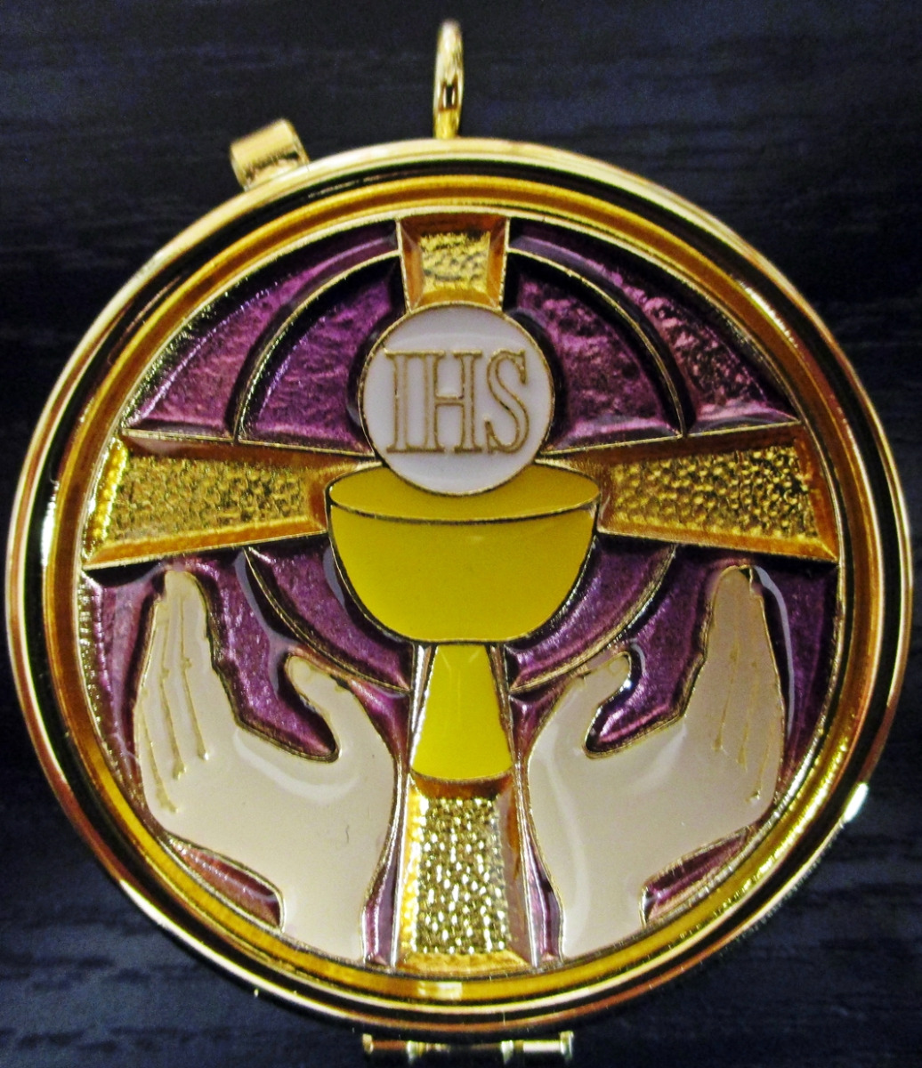 Pyx - Chalice, Host & Hands