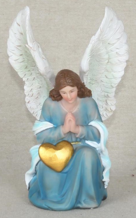 Kneeling Angel with Heart
